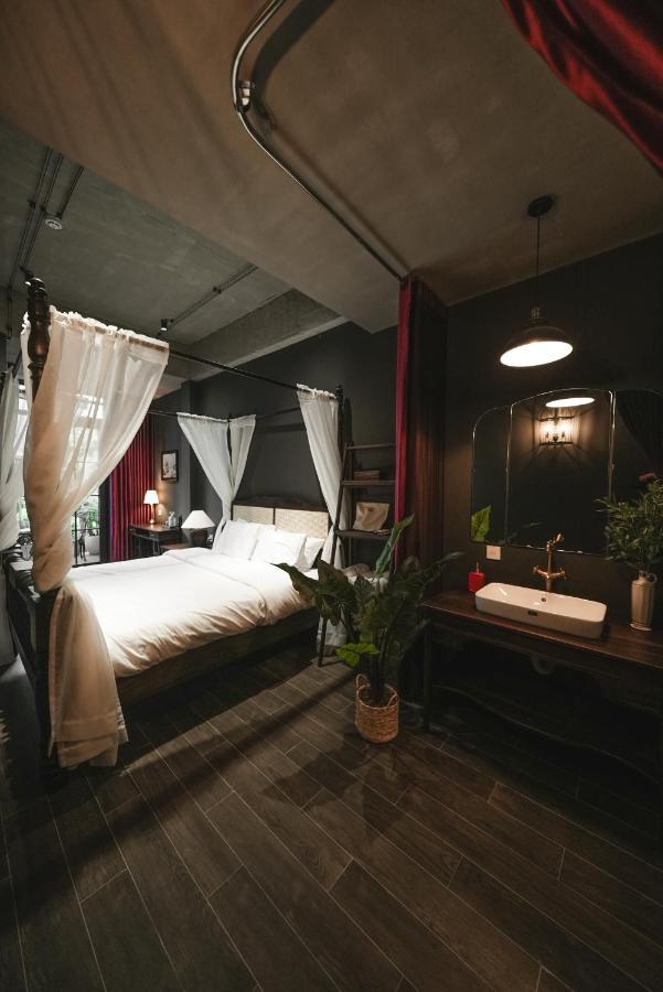 The Chum Boutique Hotel Hue Exterior photo