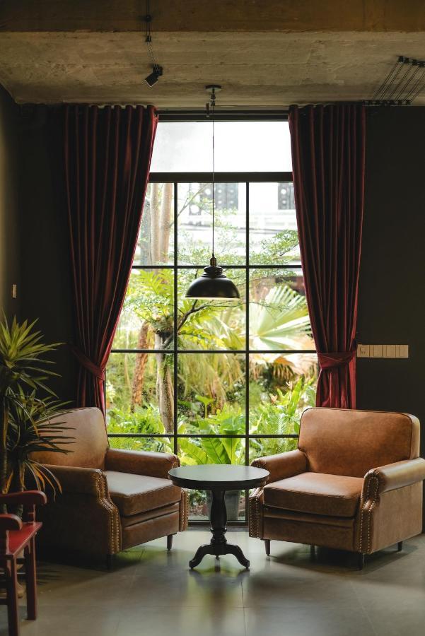 The Chum Boutique Hotel Hue Exterior photo